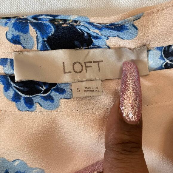 Loft Pink Floral Blouse Size Small - Picture 5 of 8